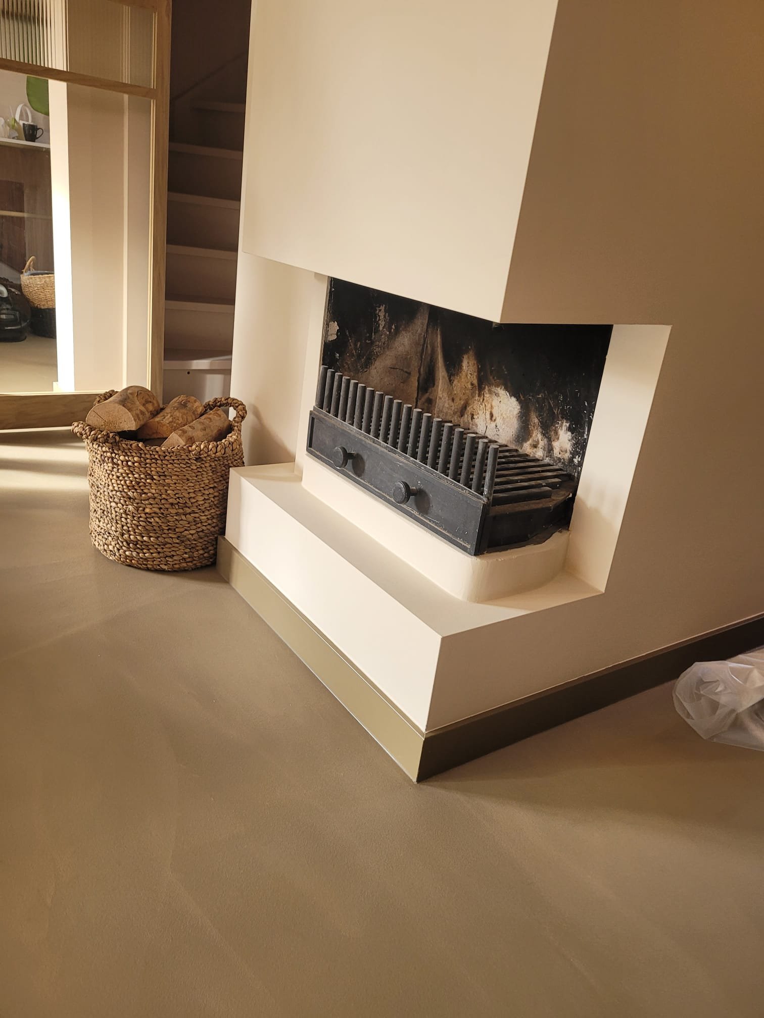 Haardombouw met plint