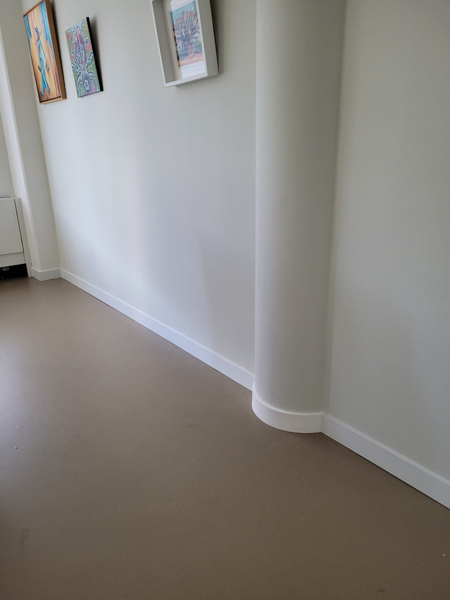 Ronde kolom met plint