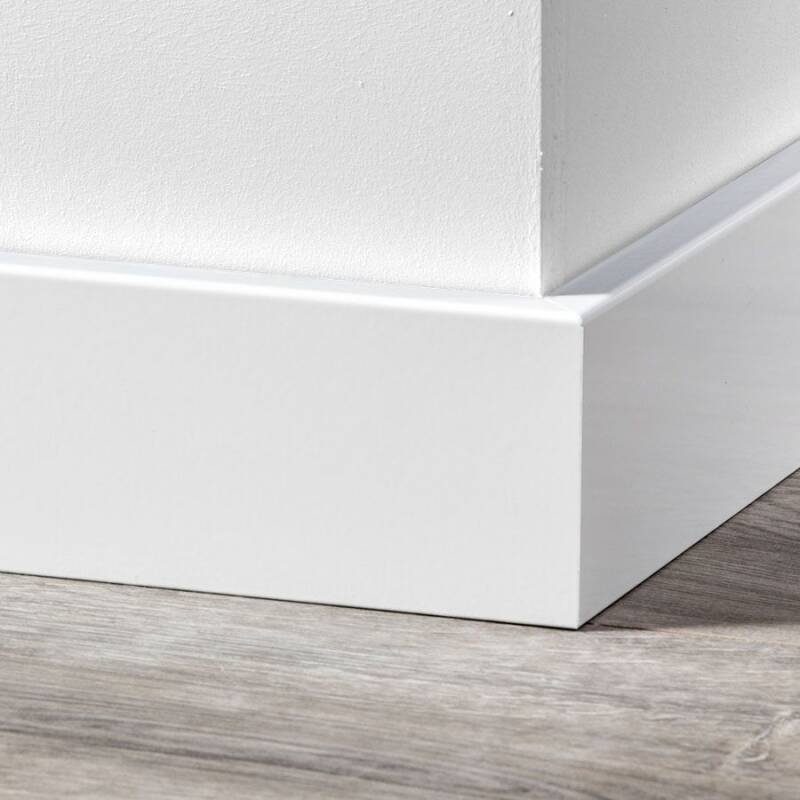 Moderne strakke MDF-plint